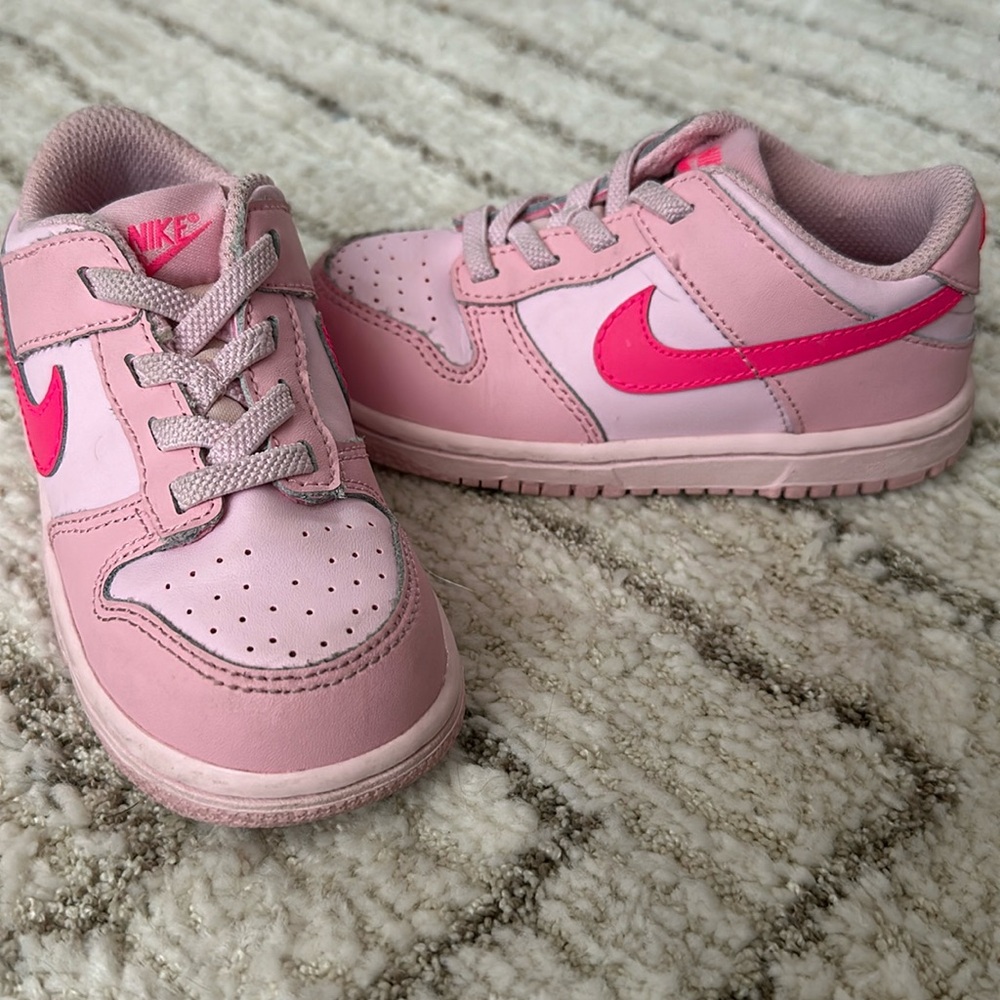Nike Low Dunk Triple Pinks